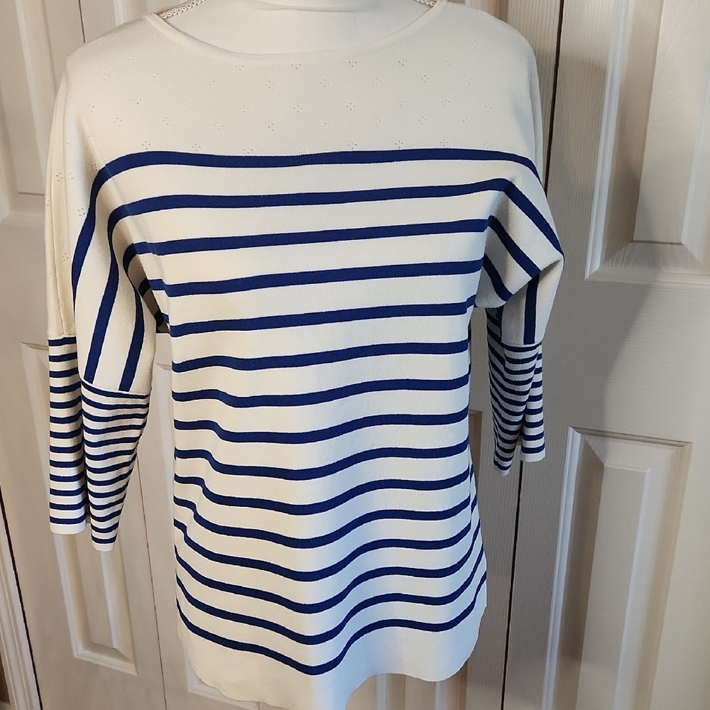 Anne Klein White and Blue Boxy Long Sleeve Tee
